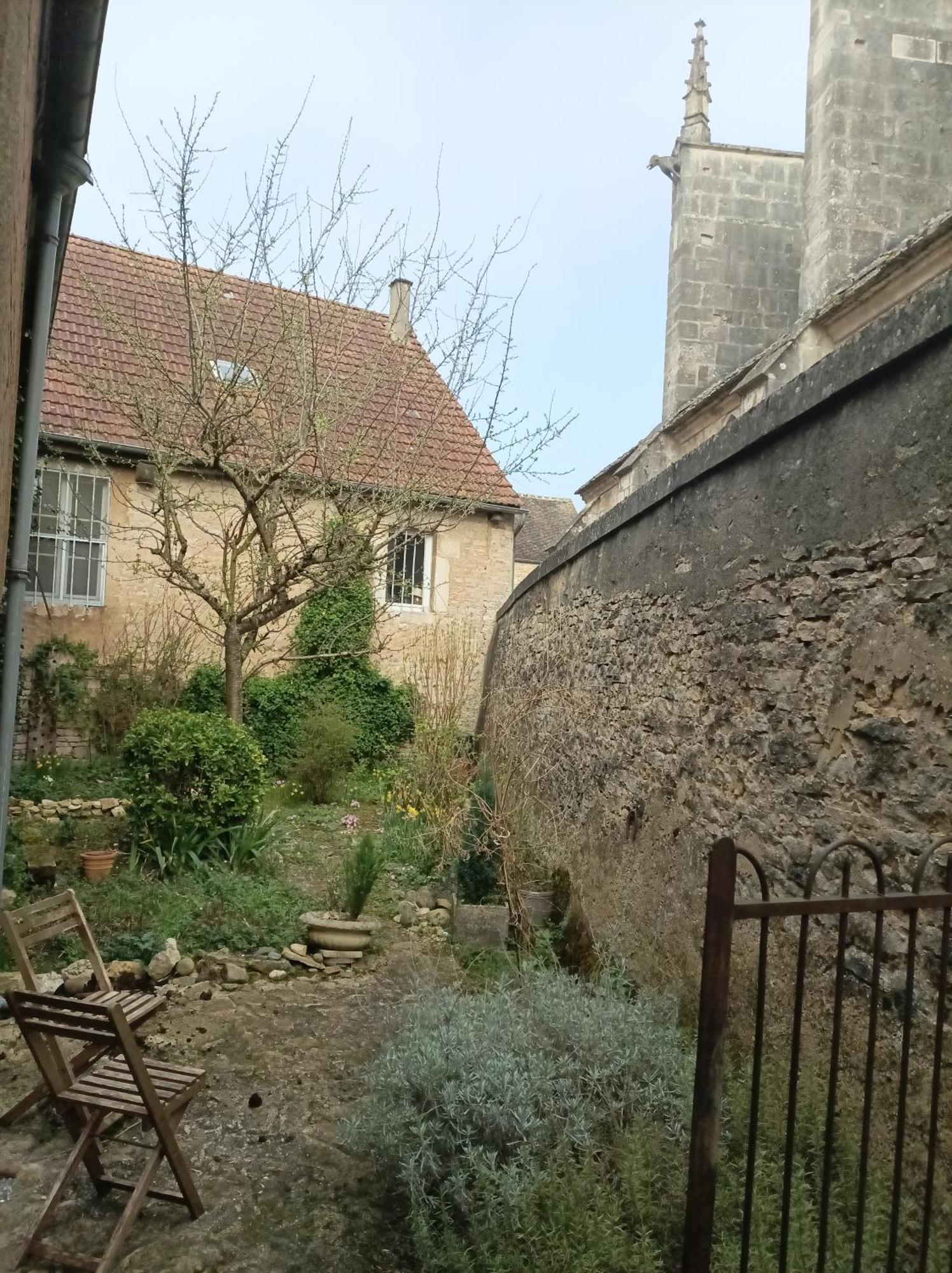 Bed and Breakfast Le Tabellion Noyers-sur-Serein Zewnętrze zdjęcie